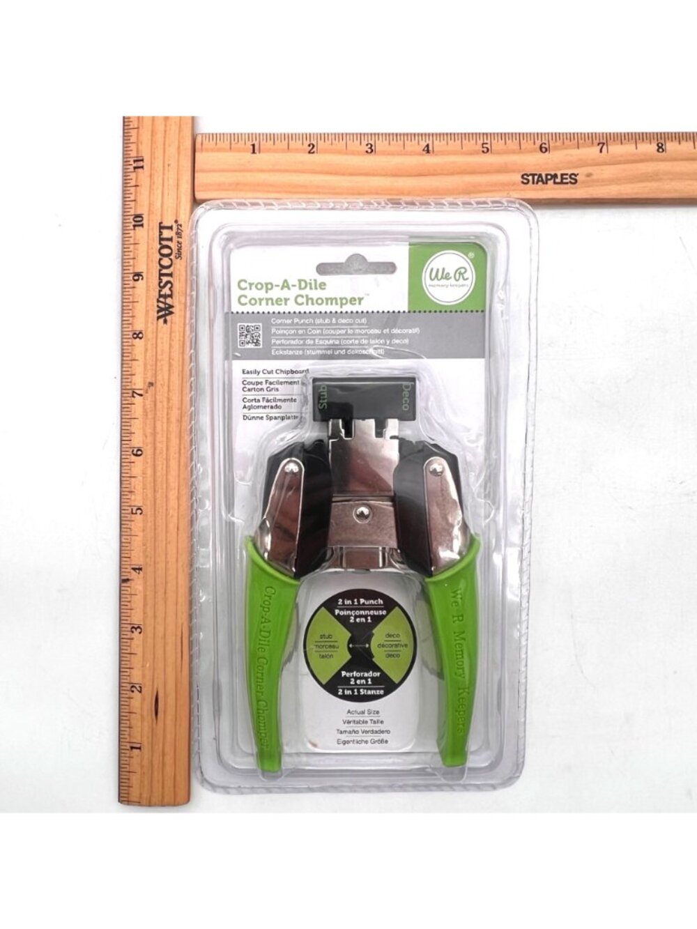 Crop-A-Dile Corner Chomper 2-In-1 Punch Stub & Deco Cut By We R Memory Keepers - Picture 7 of 11